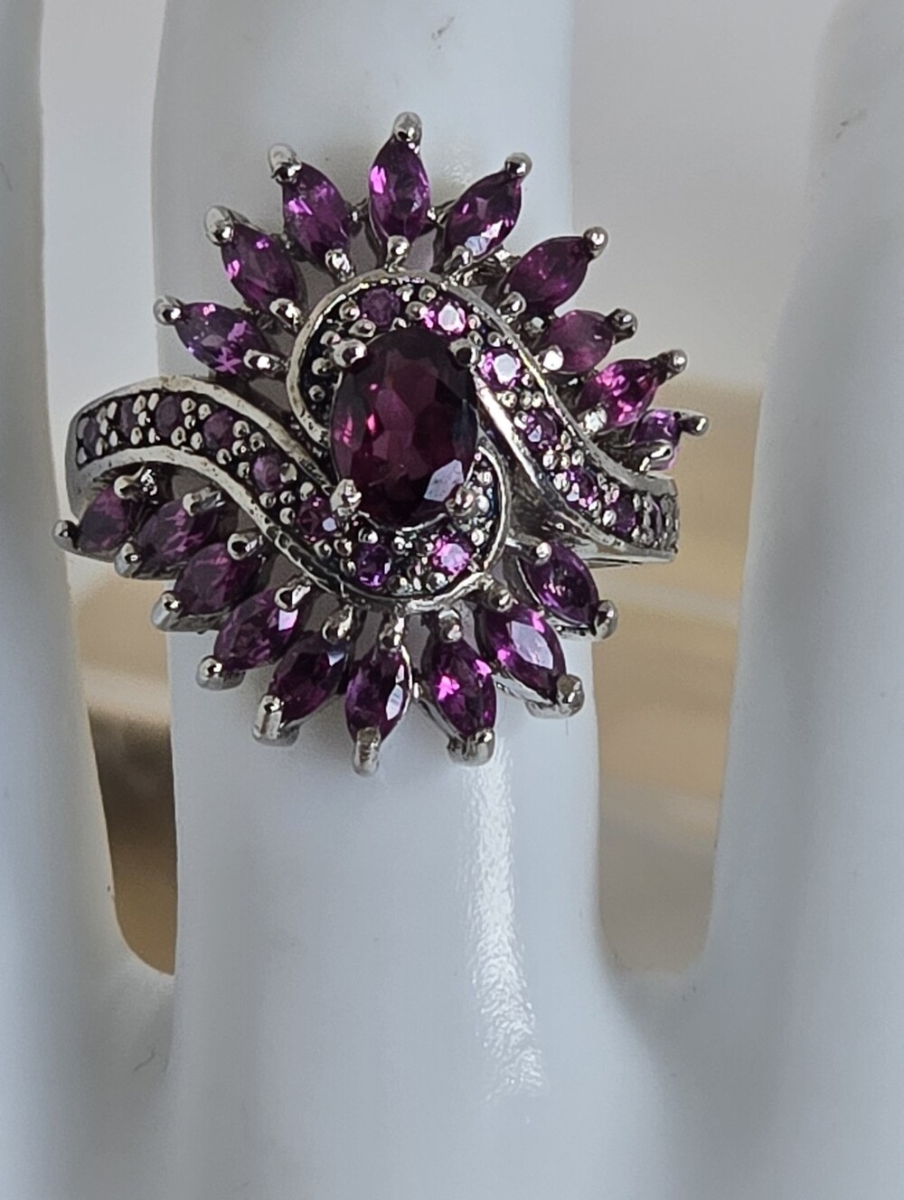 Sterling Silver Ring Sz 7.5 With Natural Rhodolite Garnet Gems - Picture 5 of 6